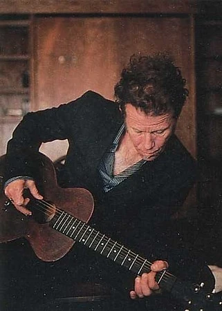 Tom Waits - w33.jpg