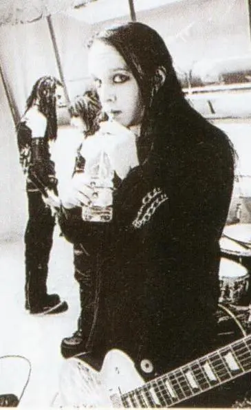 Murderdolls - joeydrink.jpg