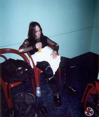 Murderdolls - joeychair.jpg