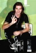 Juanes - juanes_awards_green.jpg