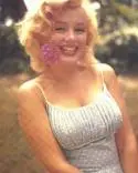 Marilyn Monroe - marilynflower.jpg