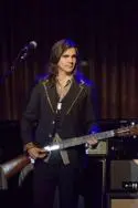Juanes - escopetarra.jpg