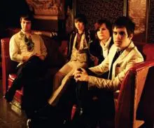 Panic At The Disco - decaydance-with-panic-at-the-disco--fall-out-boy_001210_MainPicture.jpg