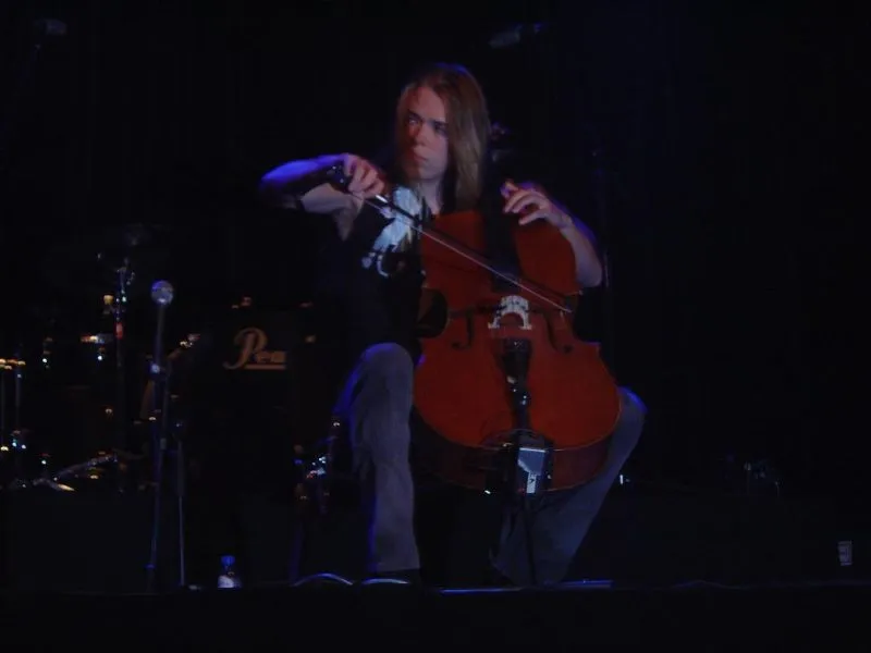 Apocalyptica - 20041003164524_715cd.jpg