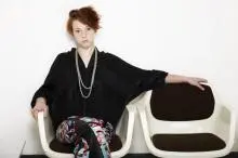 La Roux - la-roux-bulletproof-2.jpg