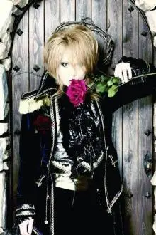 Versailles - Yuki.jpg