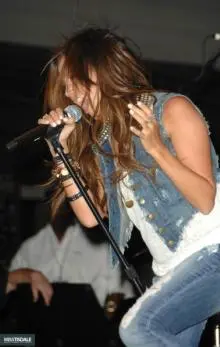 Ashley Tisdale - normal_048.jpg