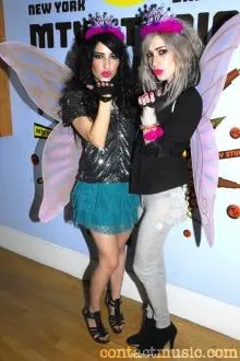 The Veronicas - the_veronicas_5223220.jpg
