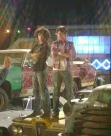 High School Musical - High-School-Musical-3-Behind-the-Scenes-zac-efron-10211477-448-548.jpg