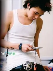 Big Bang - 452px-gdragon_14542305.jpg