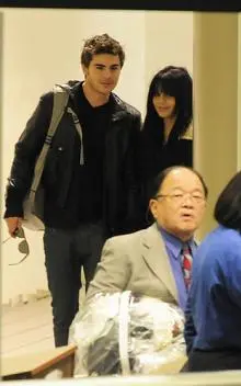 Zac Efron - 1c1117f75b_57506778_o2.jpg