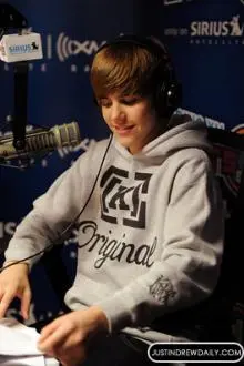 Justin Bieber - justin-bieber-and-sirius-xm-satellite-radio-gallery.jpg
