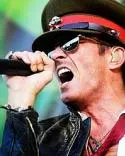 Weiland sa nehnevá na svojho náhradníka v Stone Temple Pilots