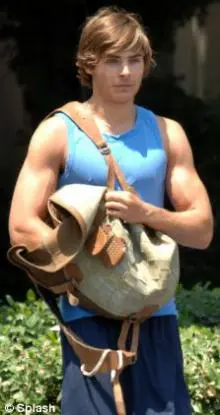 Zac Efron - article-1035892-01F98CE200000578-145_224x423.jpg