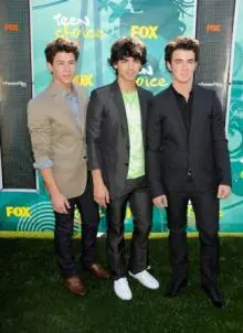 Jonas Brothers - cedbd60194_51706706_o2.jpg