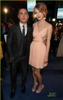 Zac Efron - taylor-swift-zac-efron-pcas-02.jpg