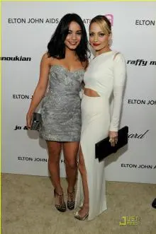 Nicole Richie - vanessa-hudgens-ashley-tisdale-ejvp-06.jpg