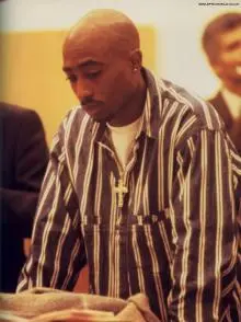 2pac - 2pacPics21.jpg