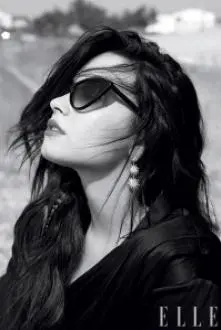 Demi Lovato - Demi-Lovato-Elle-photo-shoot-September-2011-5-200x300.jpg