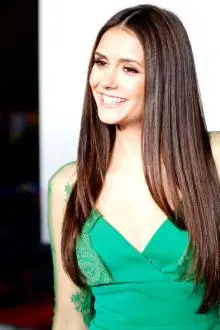 Nina Dobrev - 2012+People+Choice+Awards+Red+Carpet+6Nwg8pBR2yjl.jpg