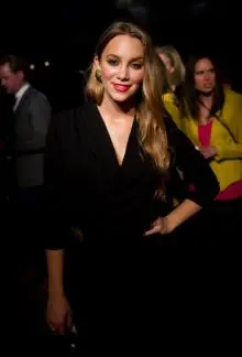 Agnes - Agnes+Carlsson+Dagmar+Mercedes+Benz+Fashion+W7_ecg1ARXgl.jpg