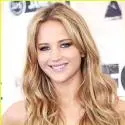 Jennifer Lawrence si zahrá v pokračovaní komédie Blbý a blbší