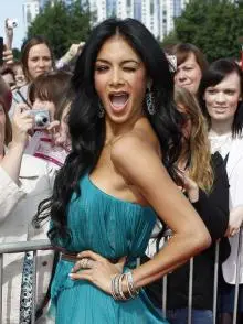 Nicole Scherzinger - Nicole+Scherzinger+Dresses+Skirts+One+Shoulder+ttnmQWZaBZ-l.jpg