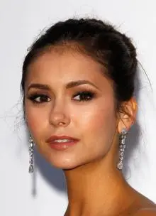 Nina Dobrev - Nina+Dobrev+Updos+Classic+Bun+RPwzd50km70l.jpg