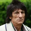 Ronnie Wood sa zasnúbil