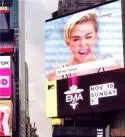 Miley Cyrus má obavy, že ju nikto nebude milovať pre to, aká je