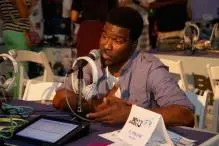 Glenn Lewis - Glenn+Lewis+2013+BET+Awards+Radio+Remote+Room+jUVMQD6TAKUl.jpg