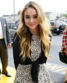 Sabrina Carpenter - Sabrina-Carpenter-Biography.jpg