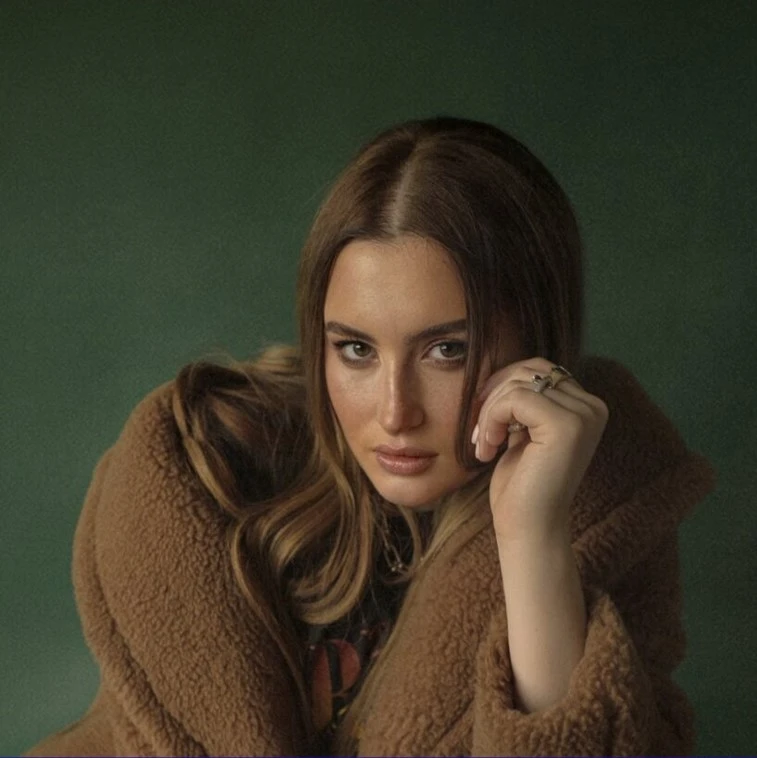 Rosa Linn - rosa2.jpg