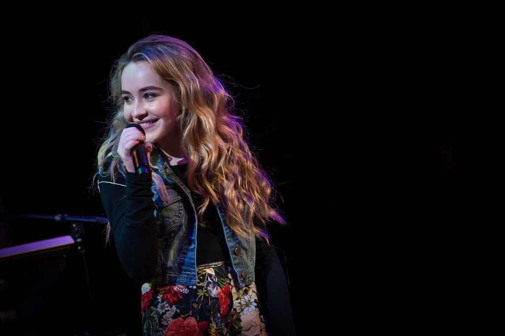 Sabrina Carpenter - 13806891535_77ec4b34bc_b.jpg