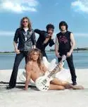 Bývalý frontman The Darkness Hawkins založil novú skupinu