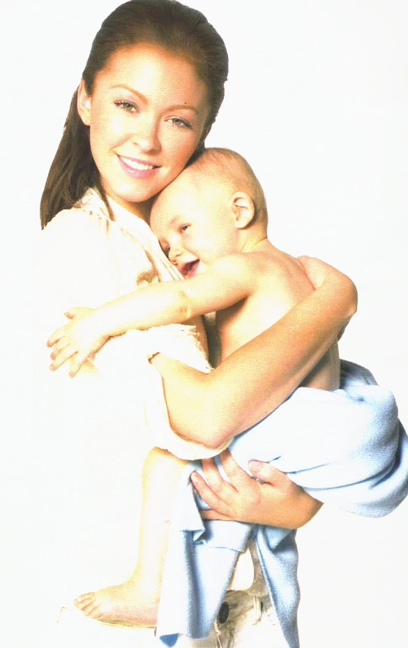 Atomic Kitten - tashharryok7pf1zn.jpg