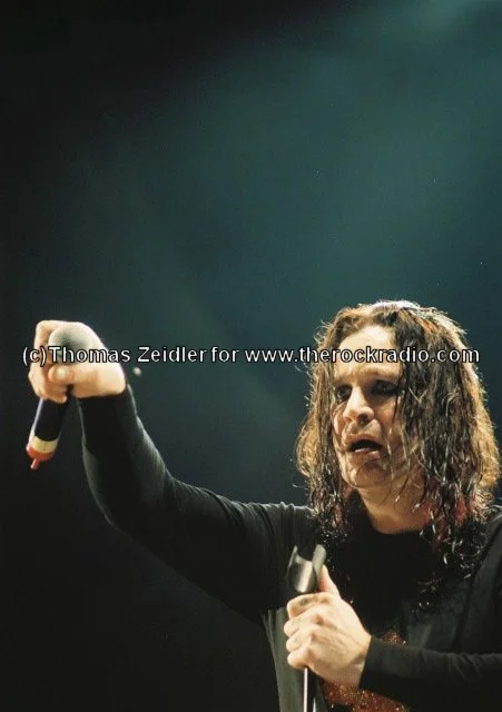 Black Sabbath - ozzy2.jpg