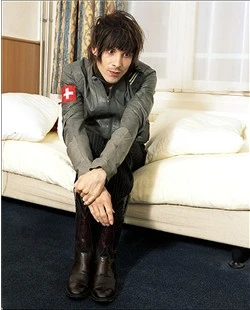 I Am X - iamx-grp3-1204.jpg