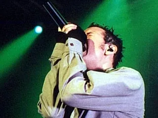 Chester Bennigton - dd.jpg