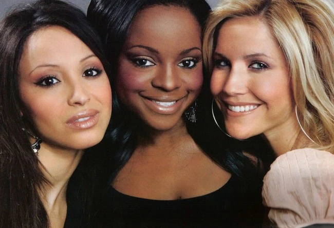 Sugababes - dutchpaper.jpg