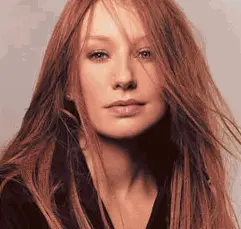 Tori Amos - T25.gif