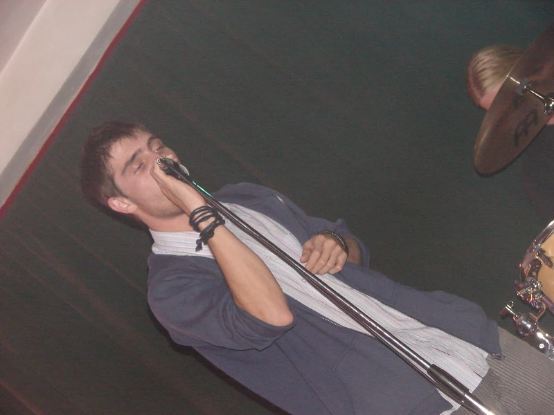 Can Illusion Bees - f_15620109_5696f082bd15511ab9113ce81e0e9fc7.jpg