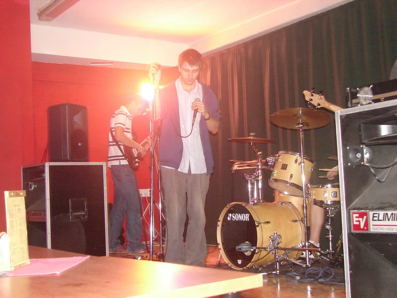 Can Illusion Bees - f_15620372_b80c355a38abcdad071fadeef1350f3c.jpg