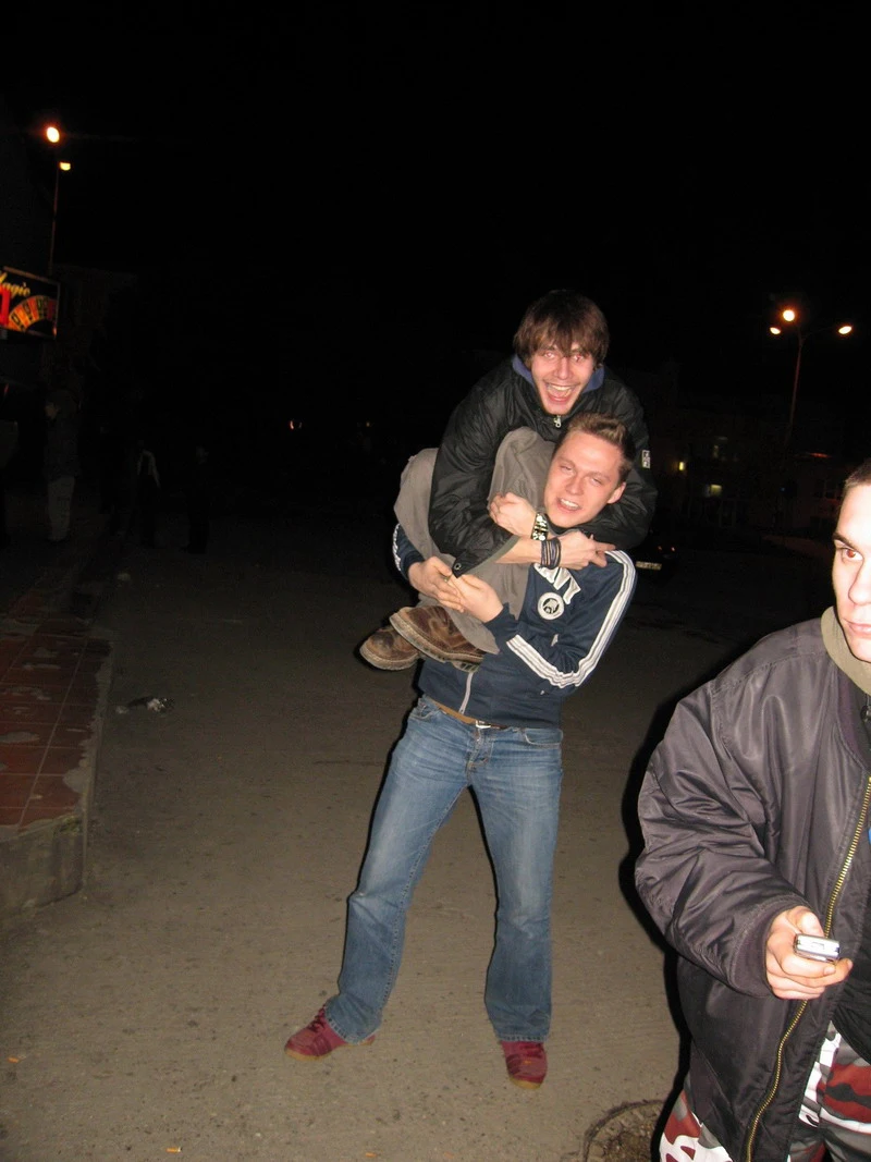 Can Illusion Bees - IMG_7046.jpg