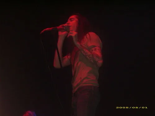 Underoath - f_24786294_368cd3a3547398c72cb5d2e076c1c217.jpg