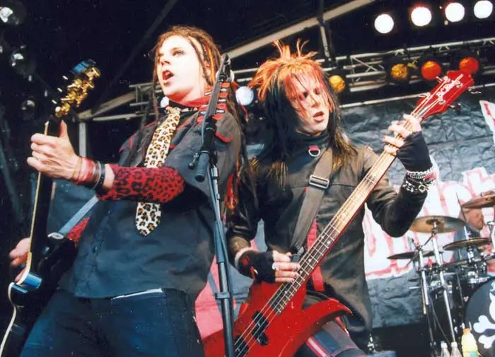 Murderdolls - 12.jpg