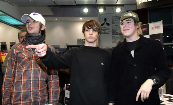 Mcfly - 3894866chriscarson1227200610436PM.jpg