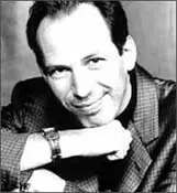 Hans Zimmer venoval pieseň Aurora obetiam coloradského strelca