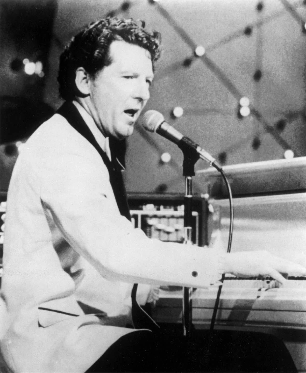 John Lennon - piano.jpg