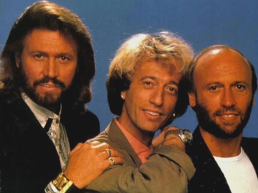 Britský premiér má rád Bee Gees